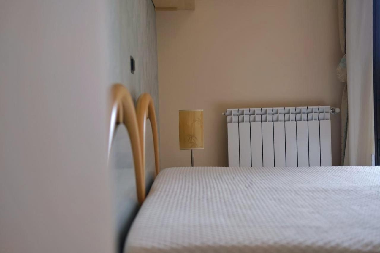 Casa Felice Bed & Breakfast Ликата Екстериор снимка