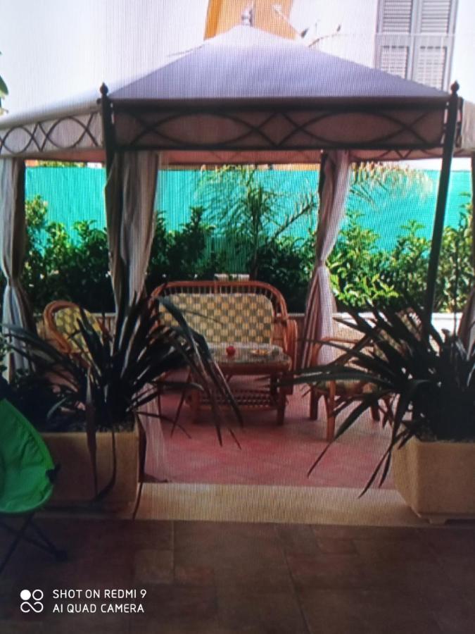 Casa Felice Bed & Breakfast Ликата Екстериор снимка