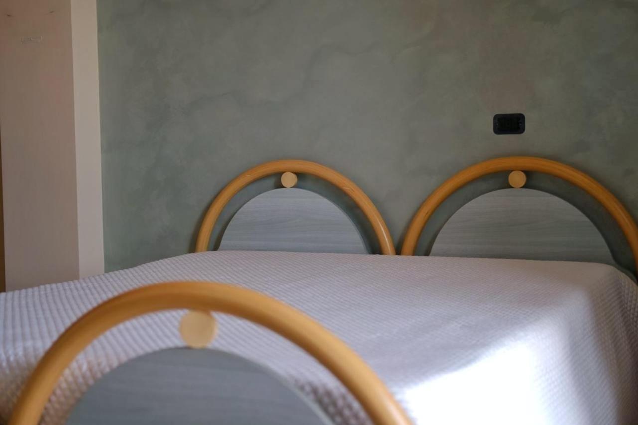 Casa Felice Bed & Breakfast Ликата Екстериор снимка